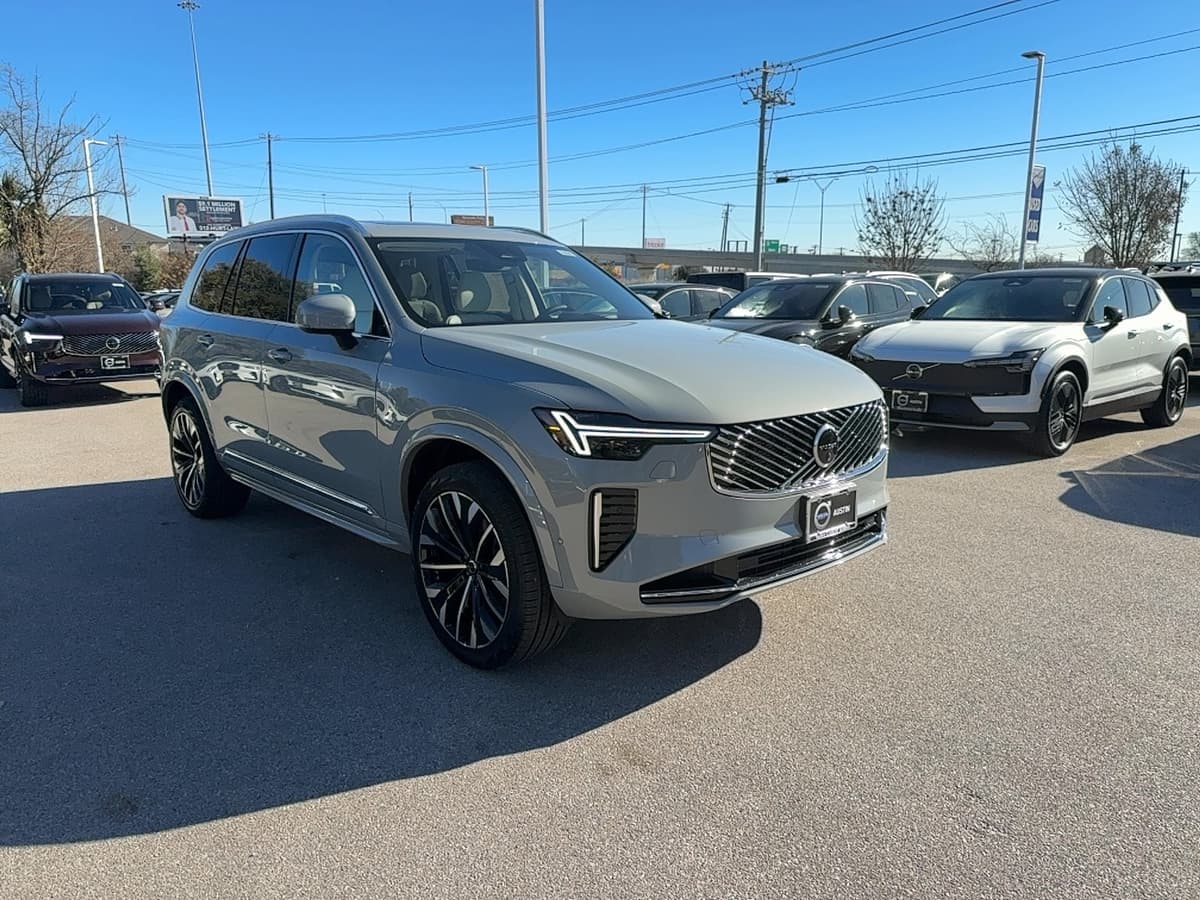 2026 Volvo XC90 plug-in hybrid - Image 6