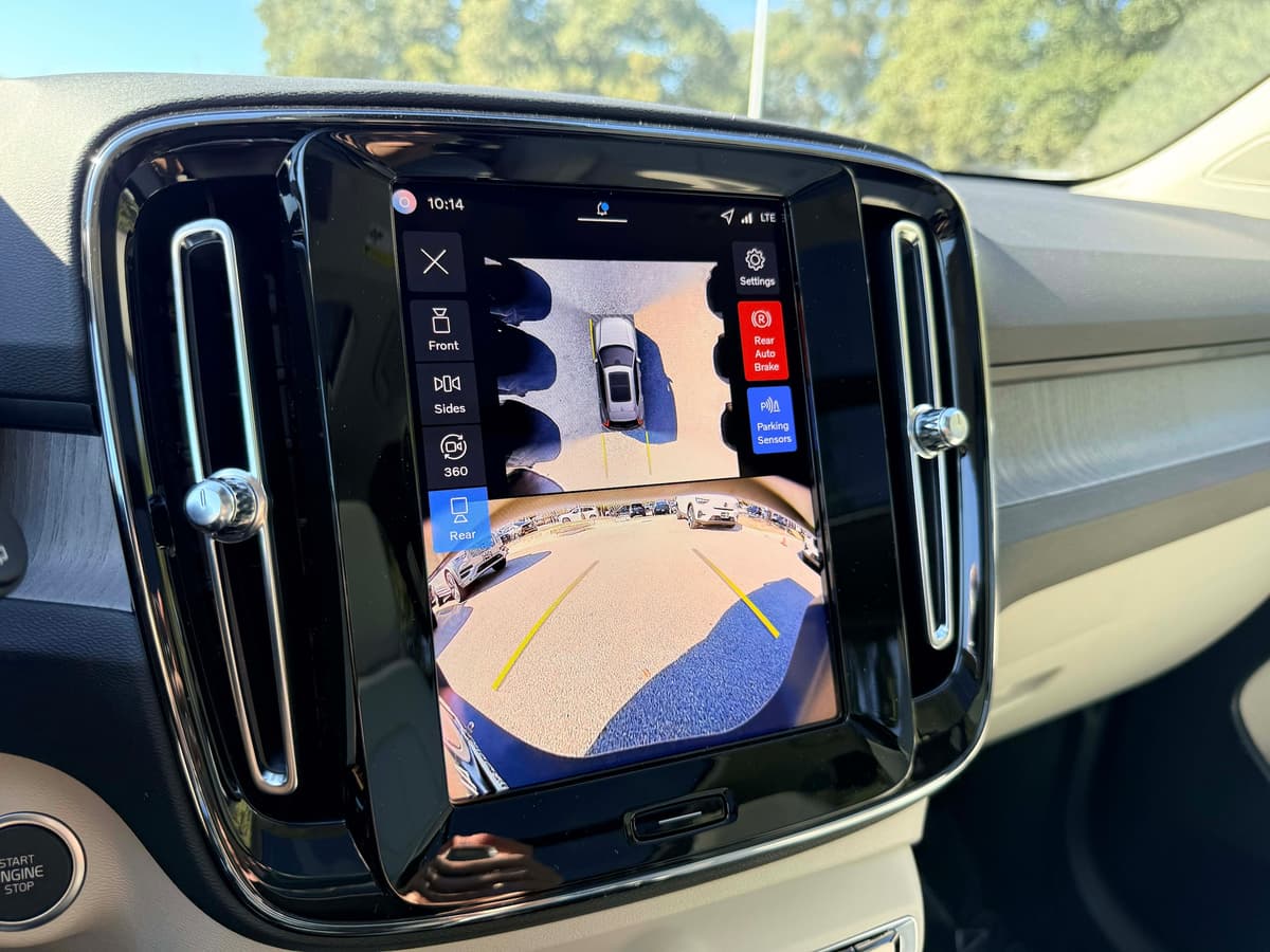 2026 Volvo XC40 - Image 21