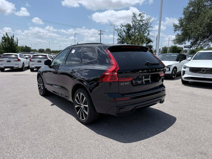 2024 Volvo XC60 - Image 3