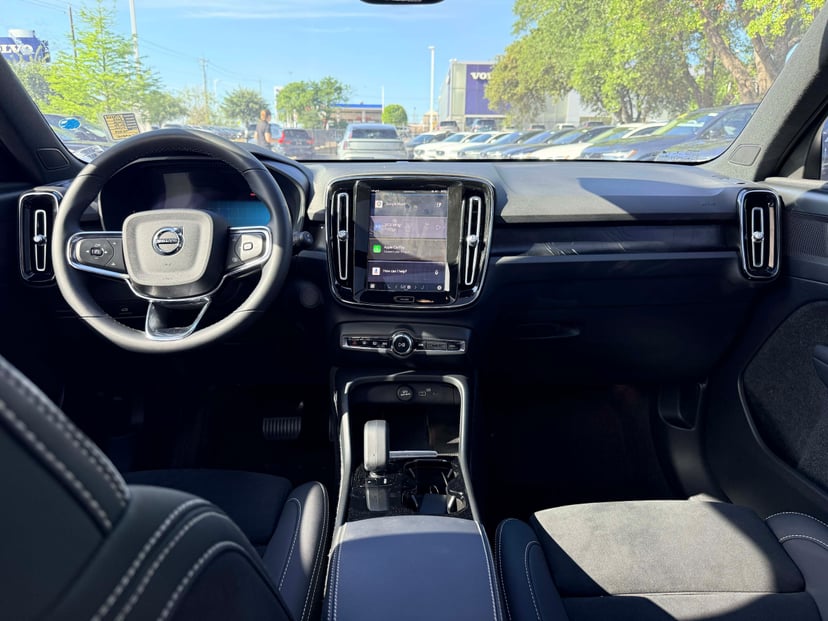 2023 Volvo XC40 Recharge Pure Electric - Image 15