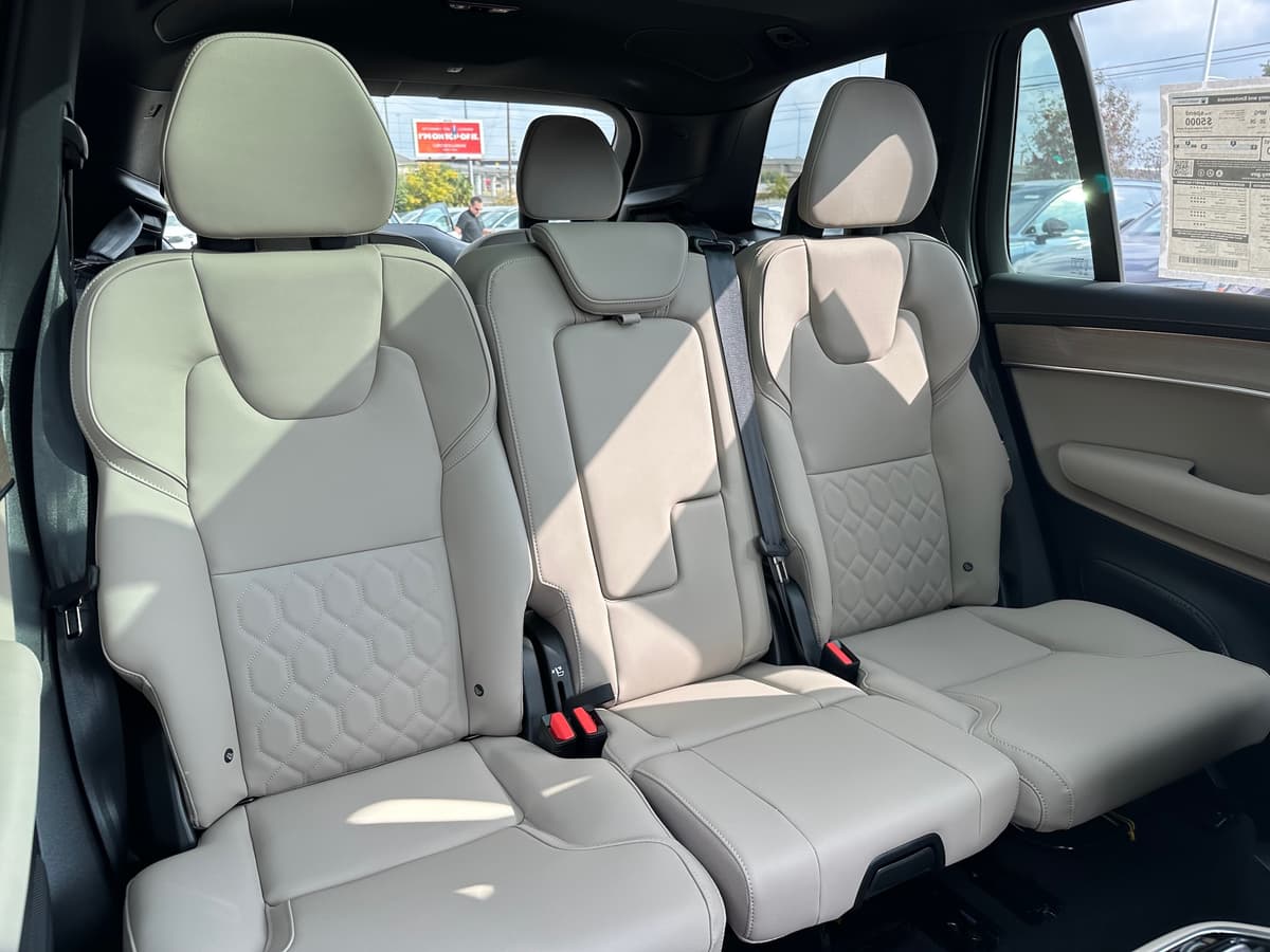 2026 Volvo XC90 - Image 10