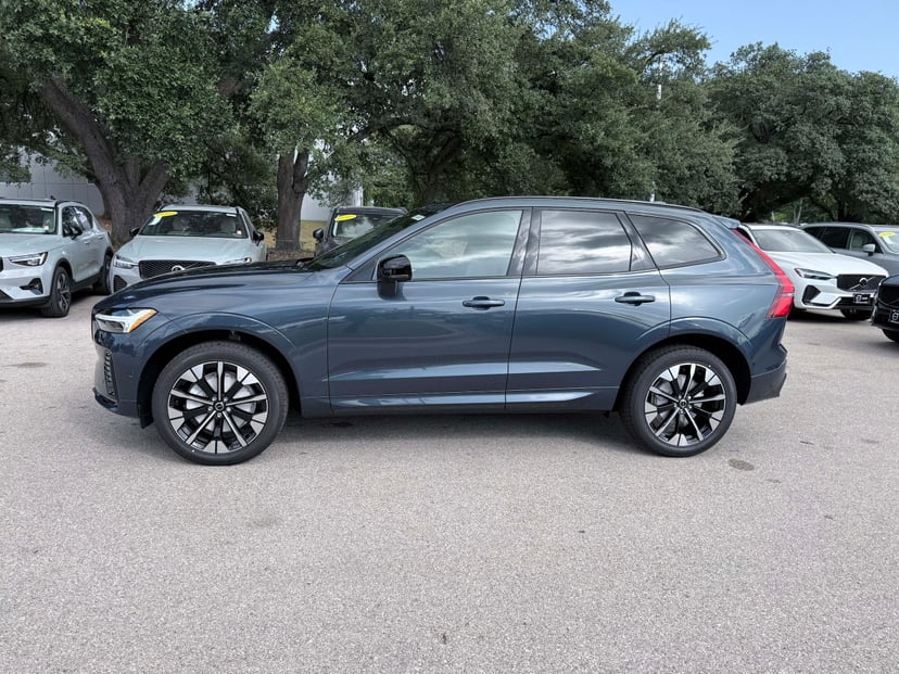 2026 Volvo XC60 - Image 2