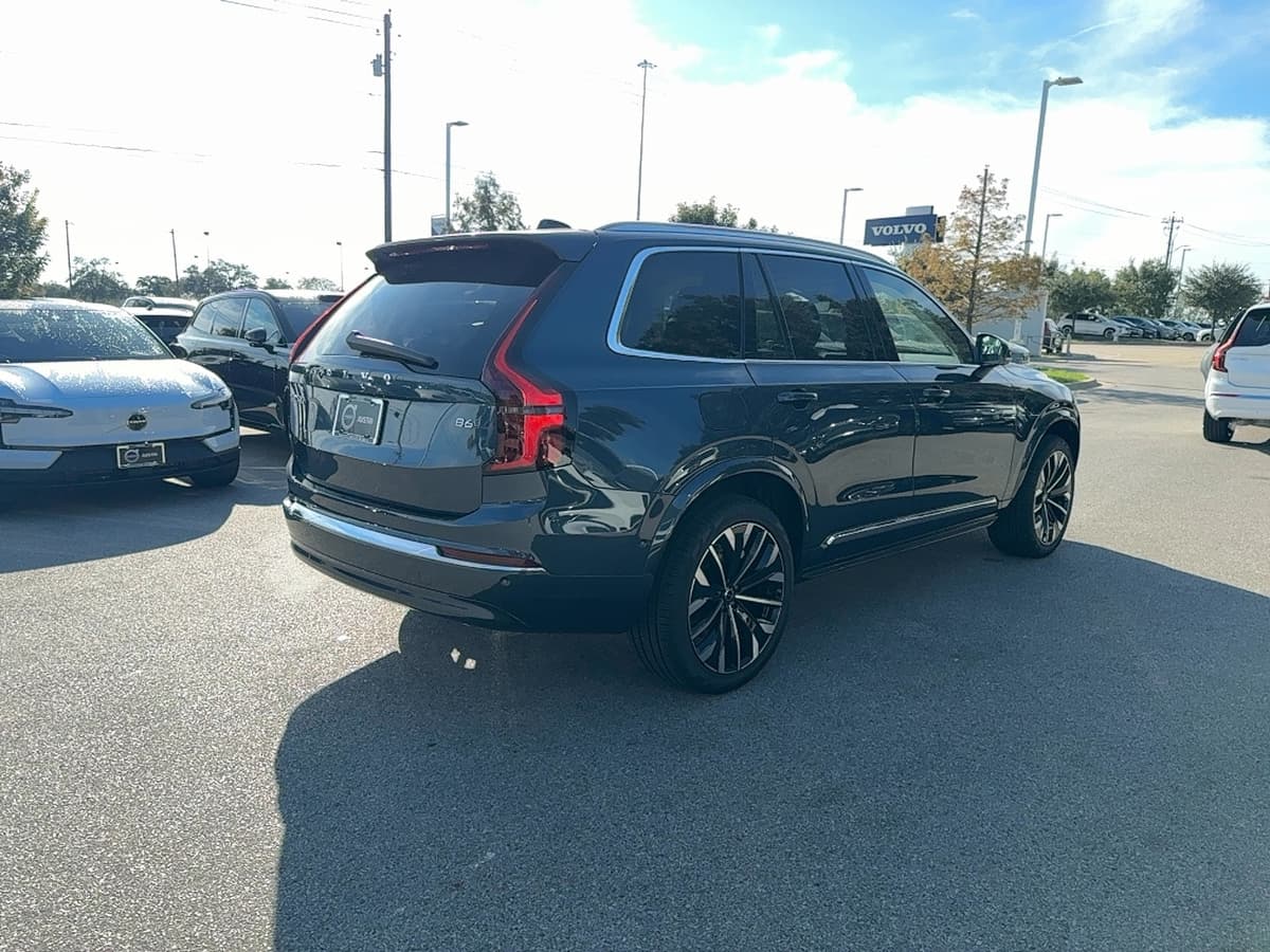 2026 Volvo XC90 - Image 6