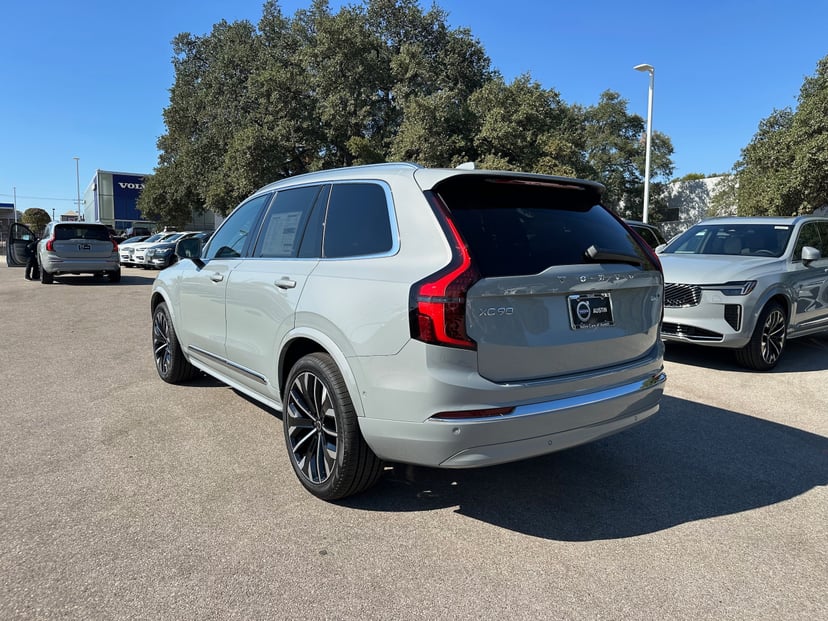 2026 Volvo XC90 - Image 3