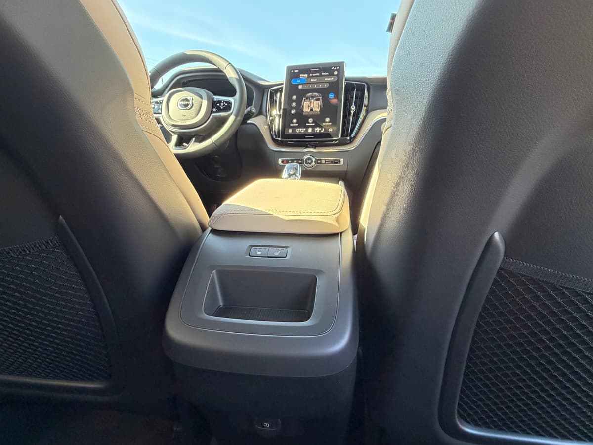 2026 Volvo XC60 - Image 11