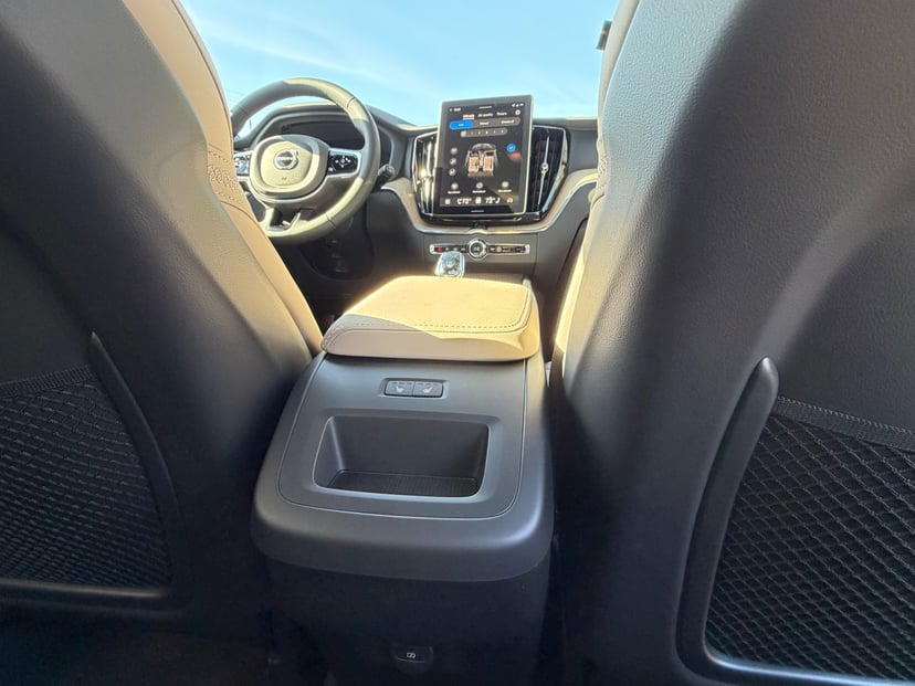 2026 Volvo XC60 - Image 10