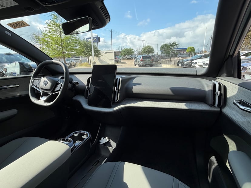 2026 Volvo EX30 - Image 10