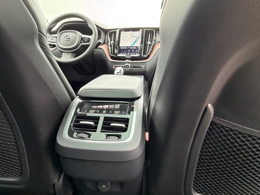 2023 Volvo XC60 - Image 13