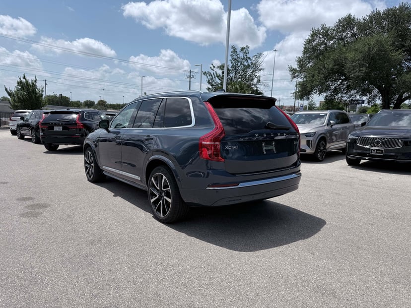 2023 Volvo XC90 - Image 3