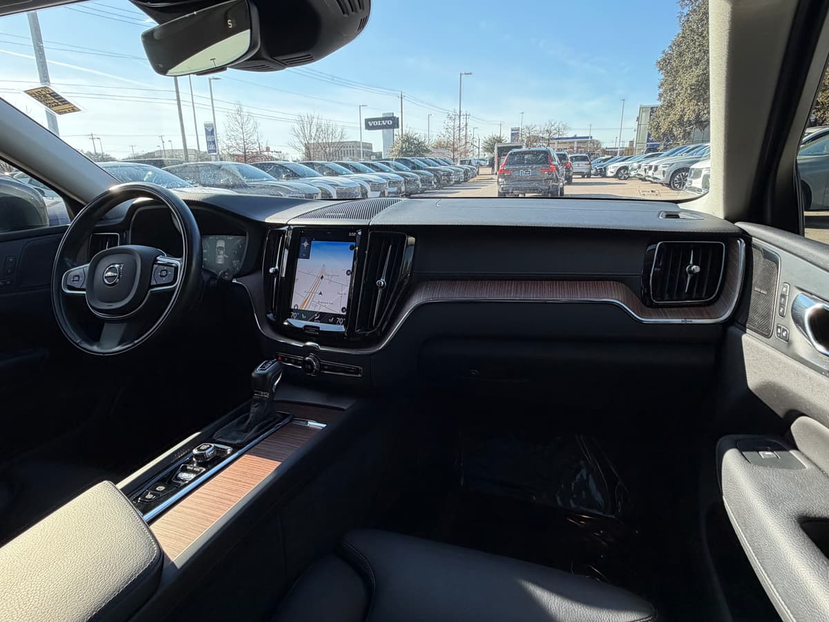 2020 Volvo XC60 - Image 13