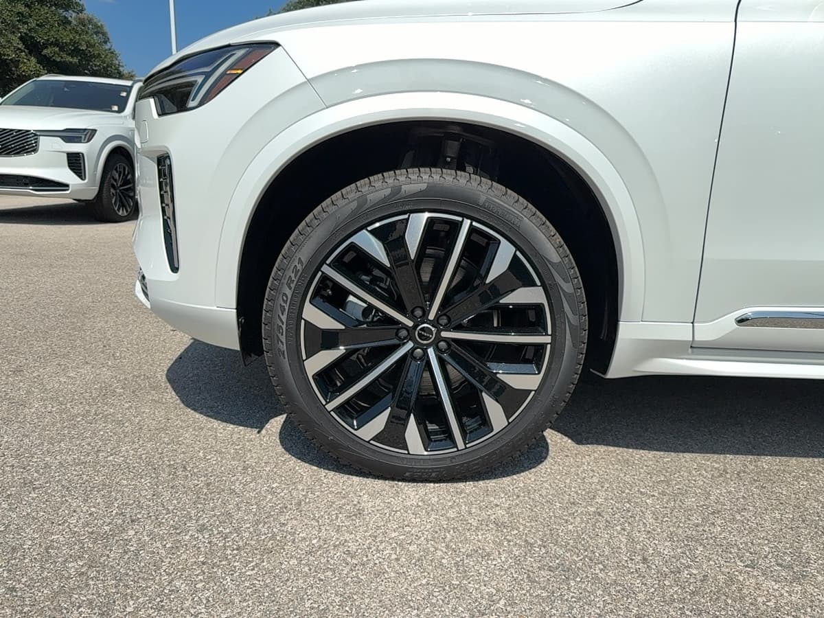 2025 Volvo XC90 - Image 10