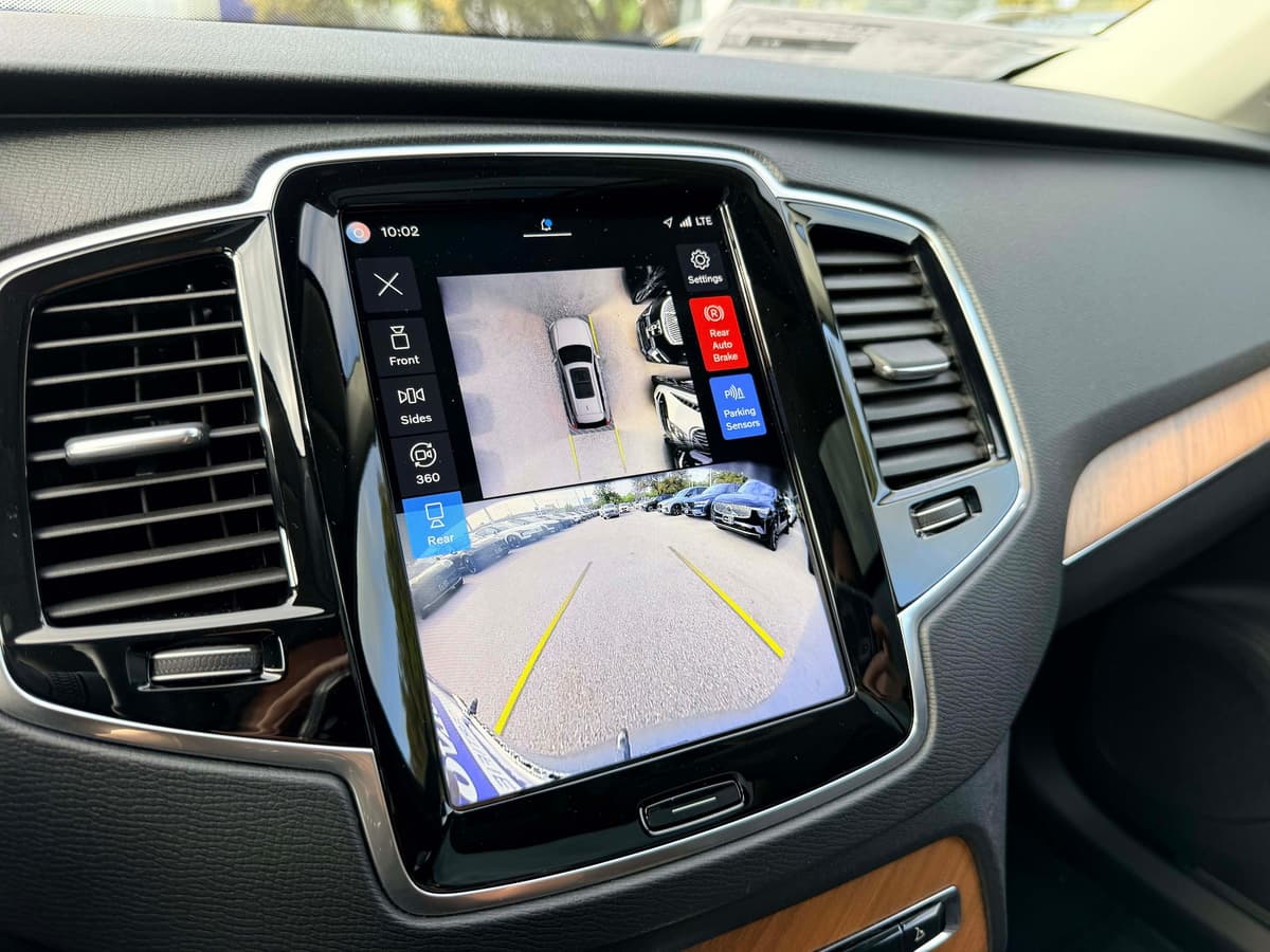 2025 Volvo XC90 - Image 24