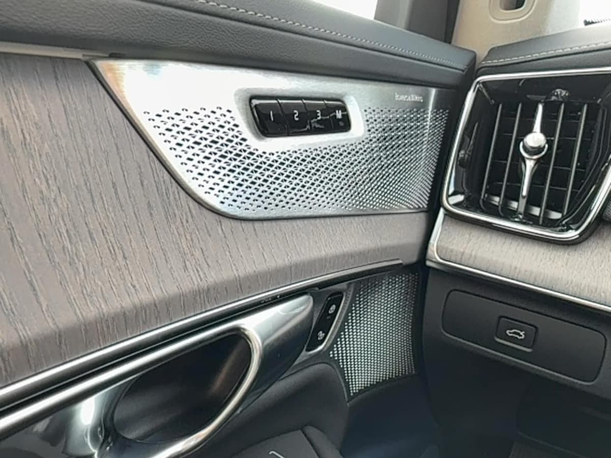 2026 Volvo XC90 - Image 17