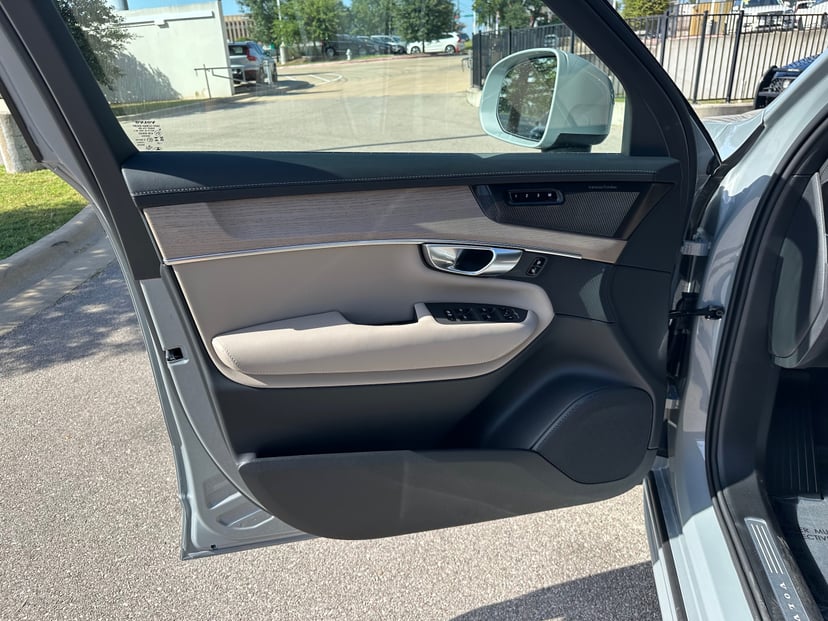 2026 Volvo XC90 - Image 16