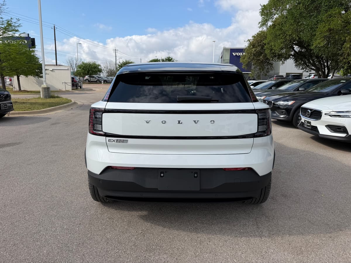 2026 Volvo EX30 - Image 5
