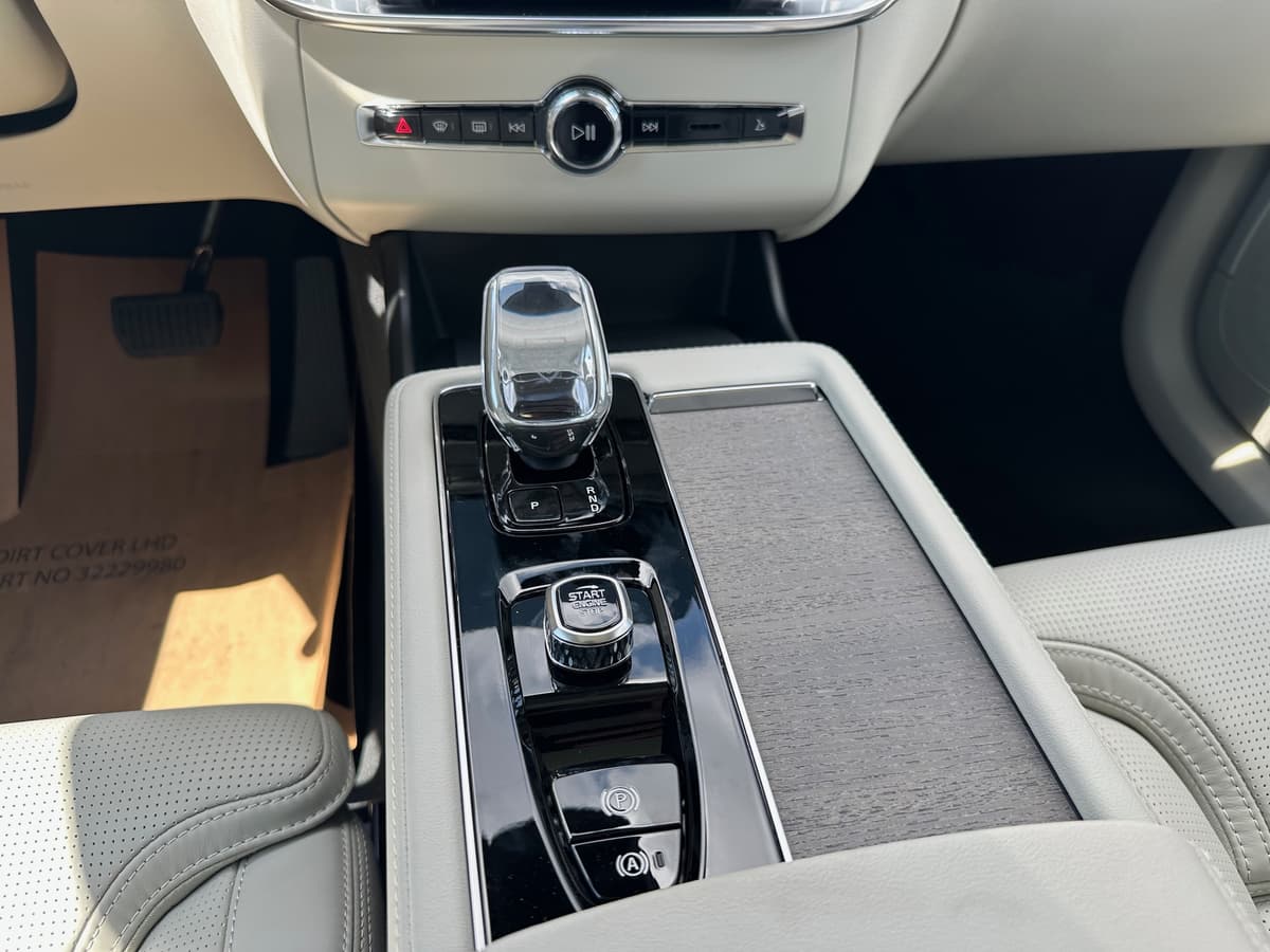 2026 Volvo XC90 - Image 14