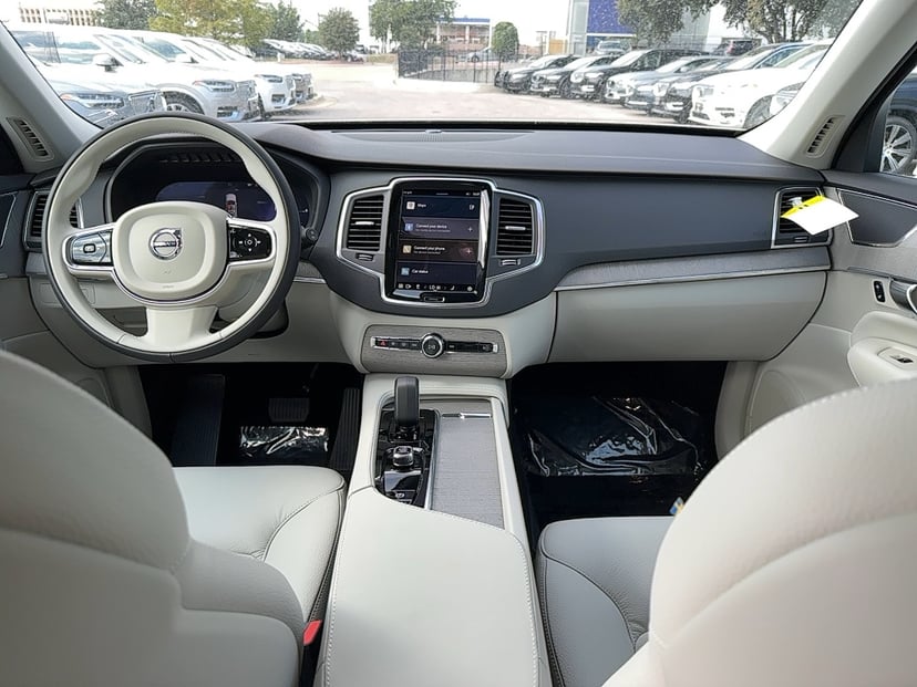 2025 Volvo XC90 plug-in hybrid - Image 14