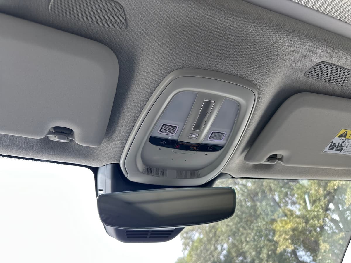 2026 Volvo XC40 - Image 15