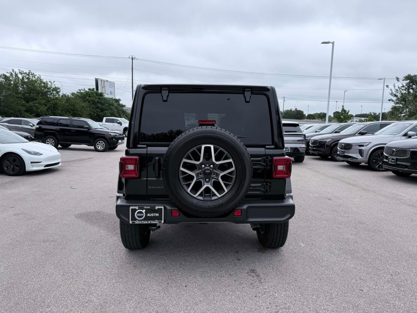 2025 Jeep Wrangler - Image 5