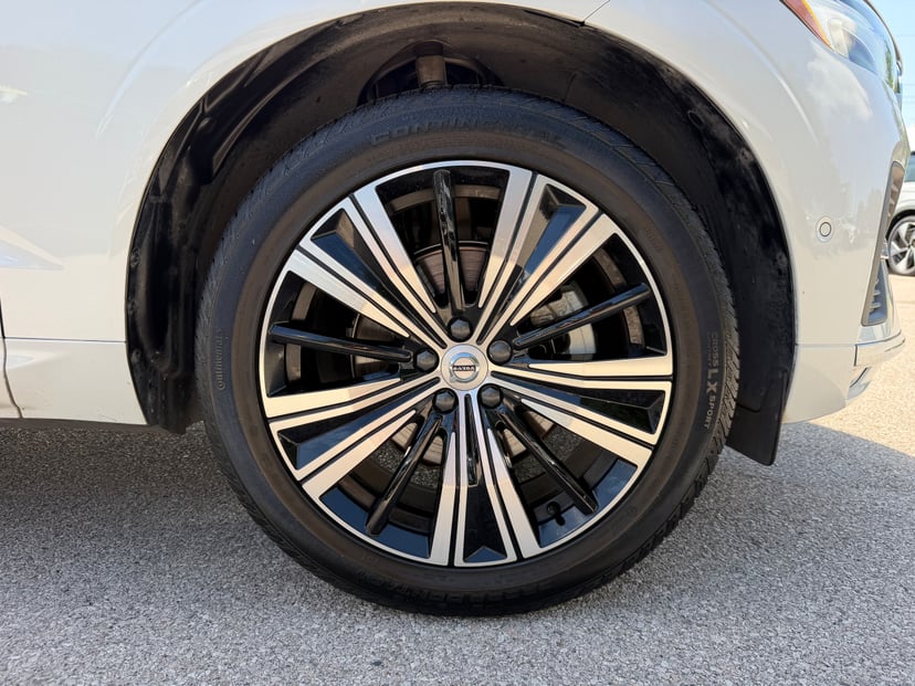 2023 Volvo XC60 - Image 8