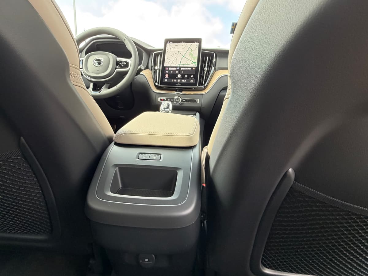 2026 Volvo XC60 - Image 11
