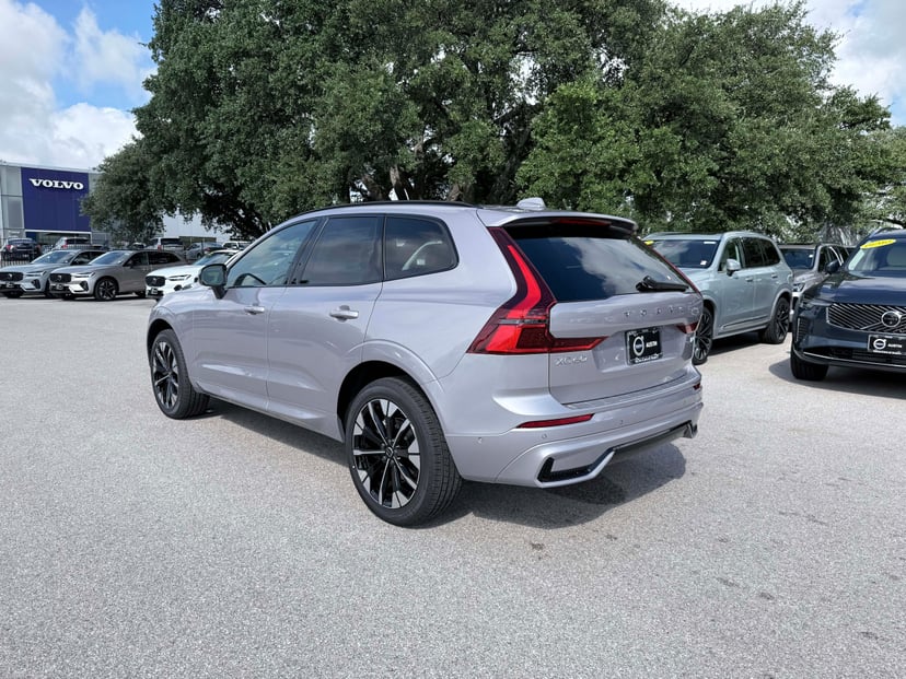 2026 Volvo XC60 - Image 3