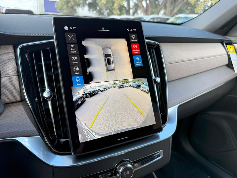 2026 Volvo XC90 - Image 23