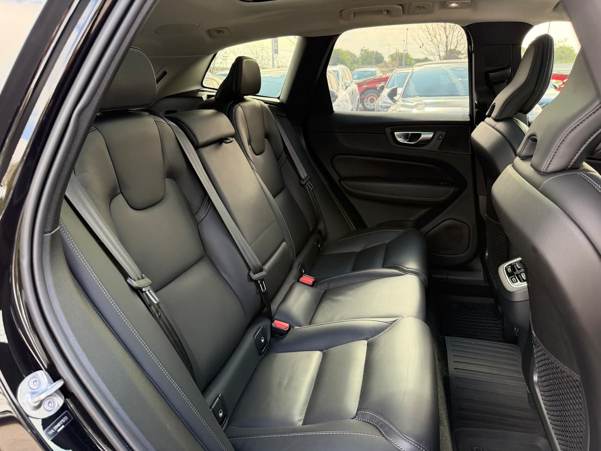 2024 Volvo XC60 - Image 13