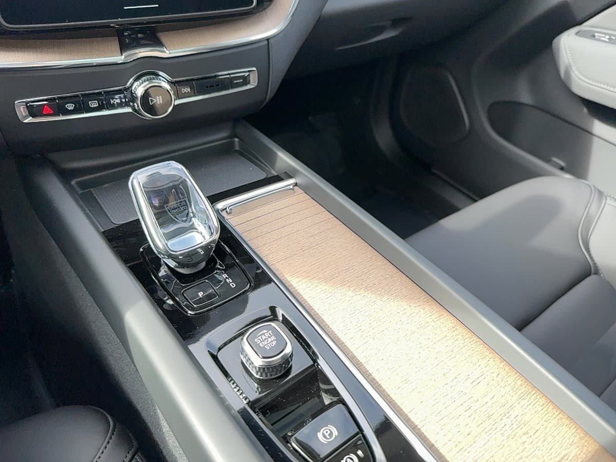 2026 Volvo XC60 - Image 23