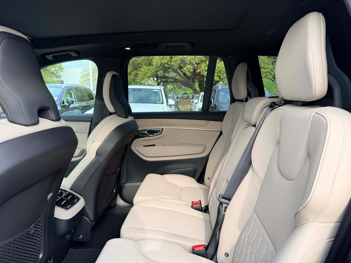 2026 Volvo XC90 - Image 15