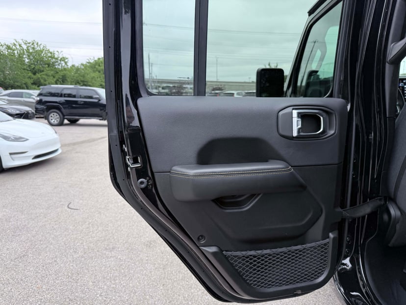 2025 Jeep Wrangler - Image 14
