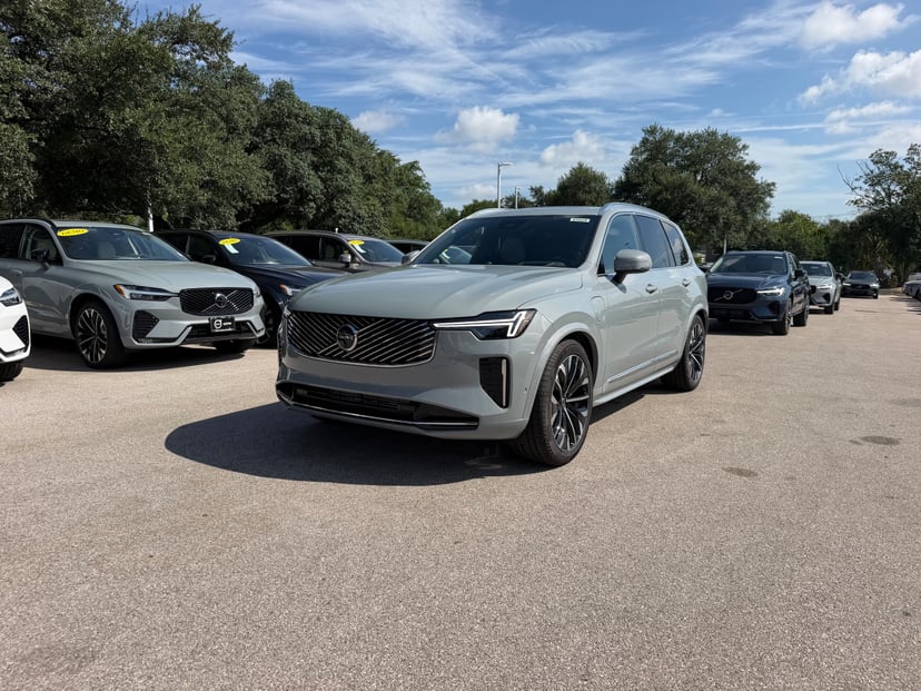 2026 Volvo XC90 plug-in hybrid - Image 1