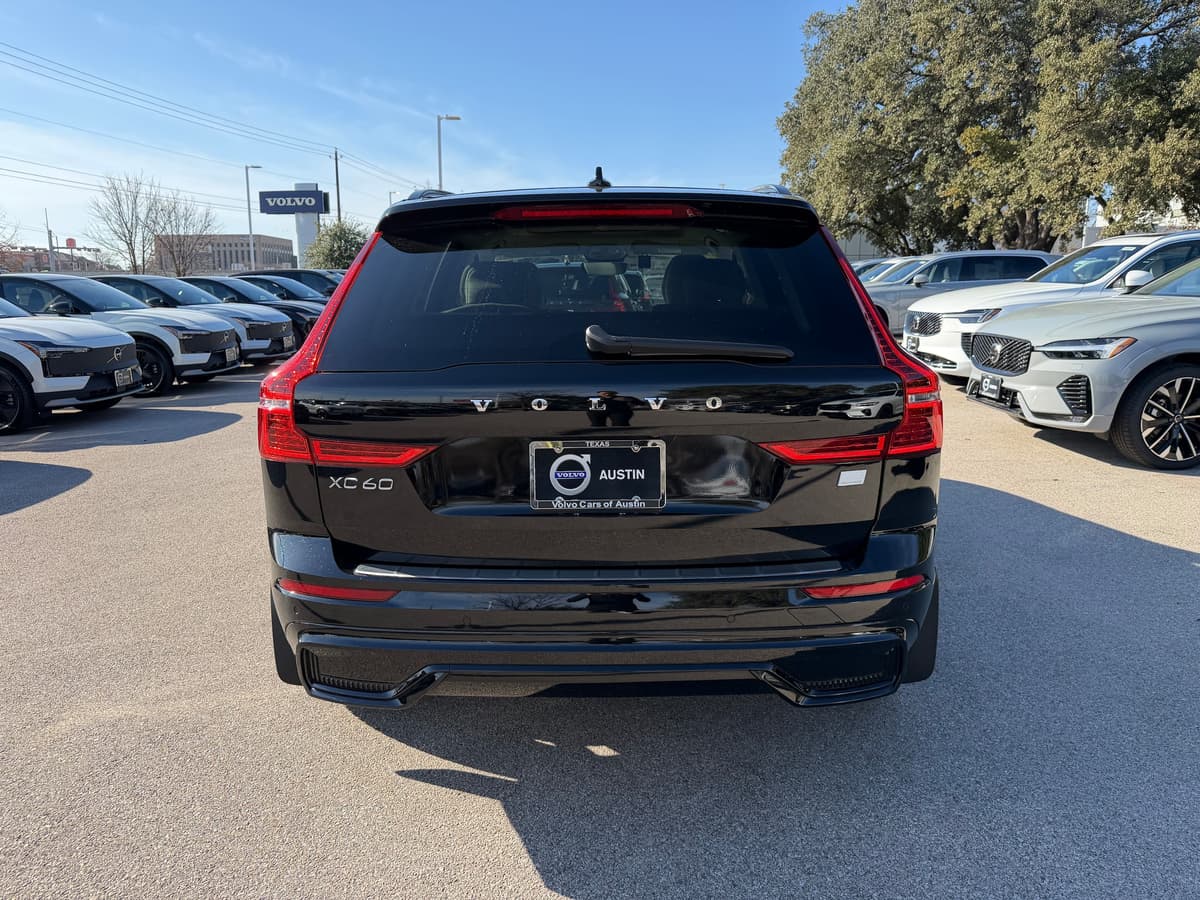 2024 Volvo XC60 plug-in hybrid - Image 5
