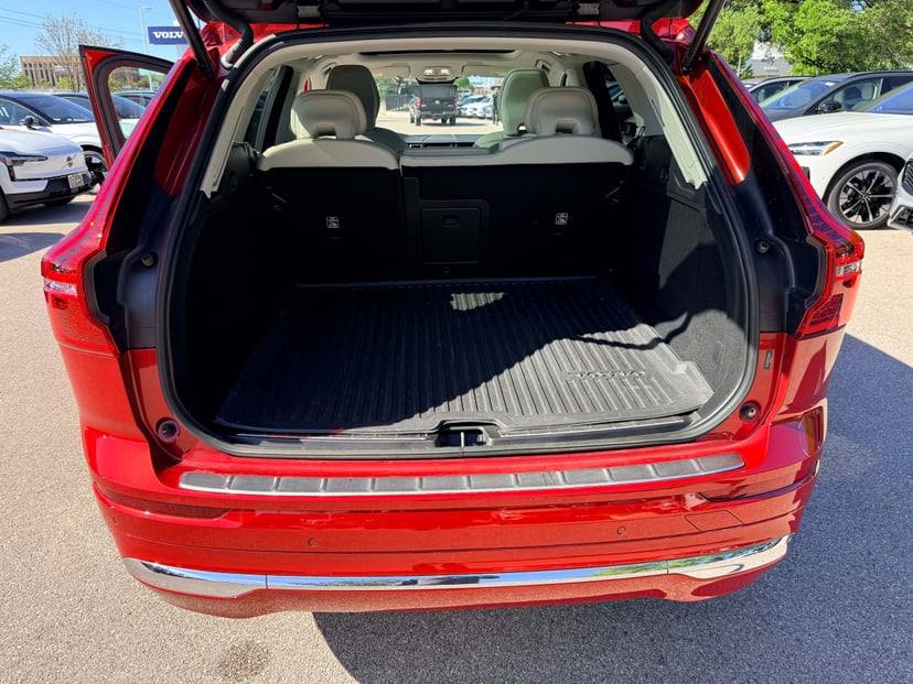 2023 Volvo XC60 - Image 22