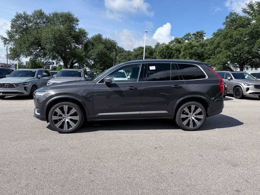 2025 Volvo XC90 plug-in hybrid - Image 1