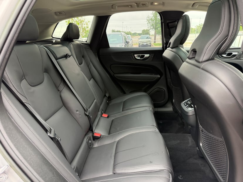 2023 Volvo XC60 - Image 11
