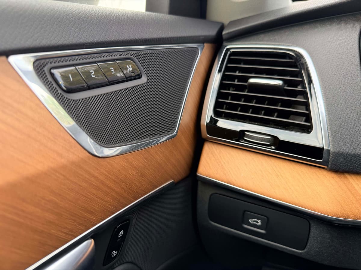 2025 Volvo XC90 - Image 20