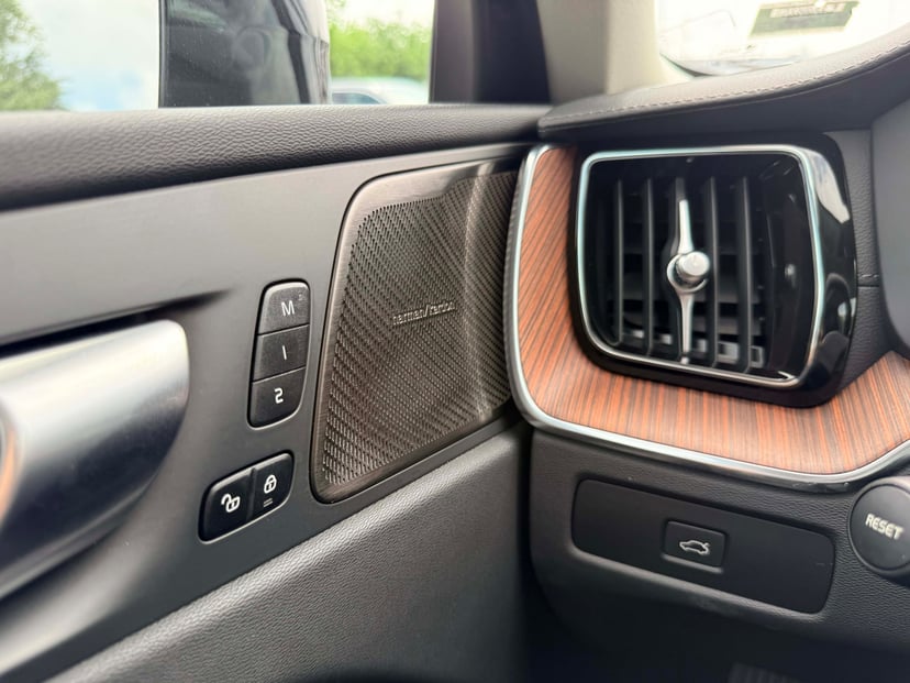 2024 Volvo XC60 - Image 18
