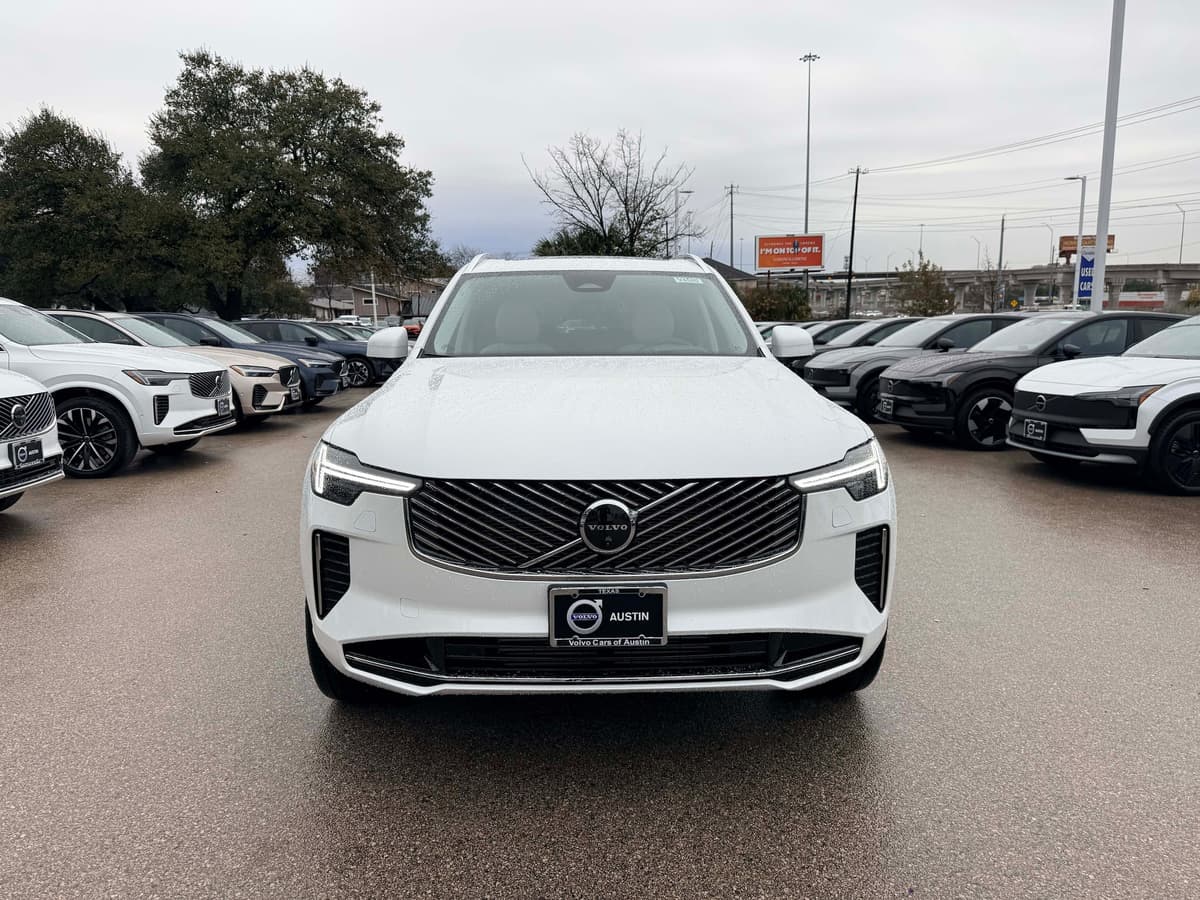 2026 Volvo XC90 plug-in hybrid - Image 8