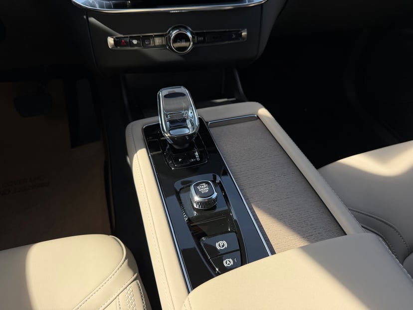 2026 Volvo XC90 - Image 14