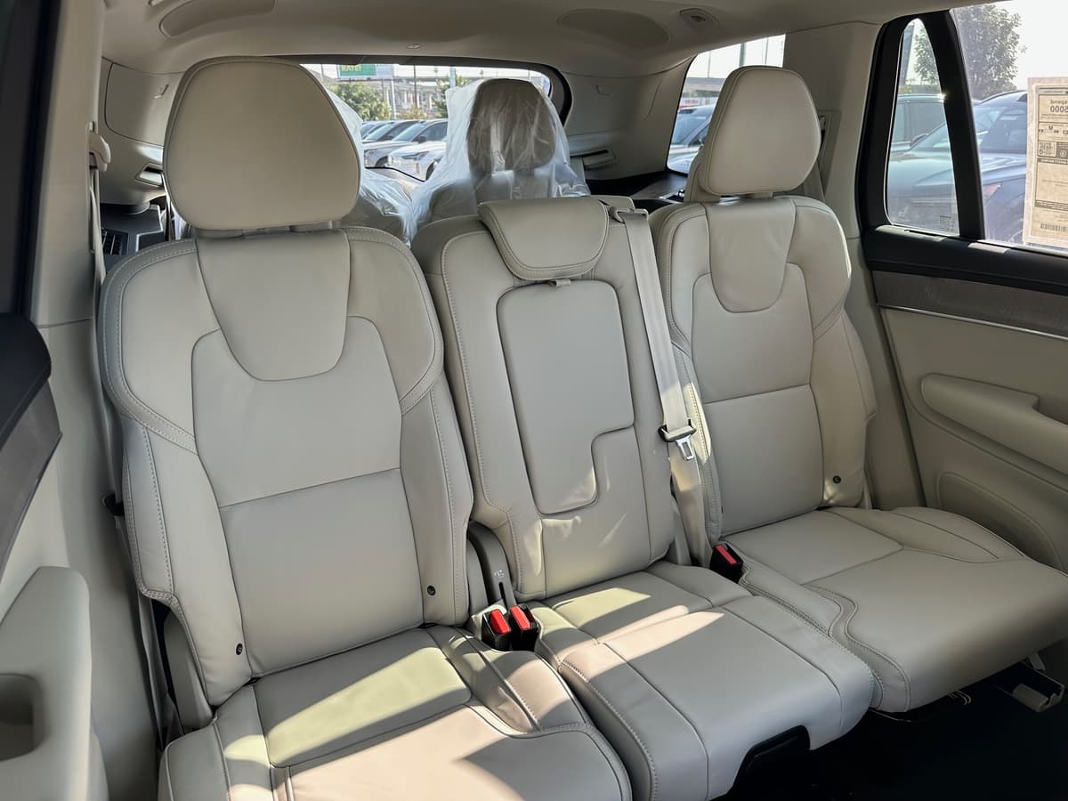 2026 Volvo XC90 - Image 10