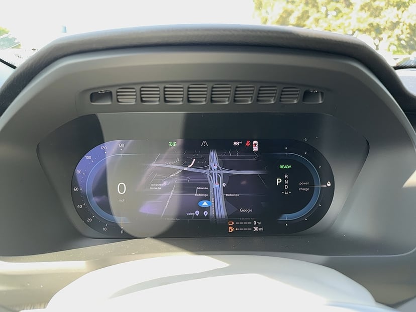 2025 Volvo XC90 plug-in hybrid - Image 22