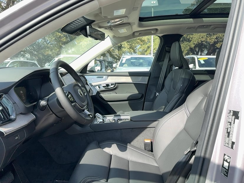 2026 Volvo XC90 - Image 9