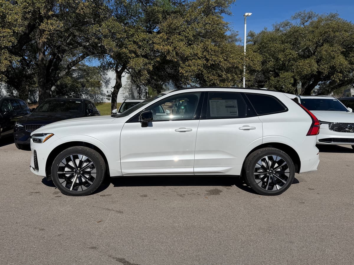 2026 Volvo XC60 - Image 3