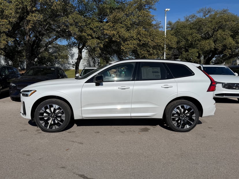 2026 Volvo XC60 - Image 2