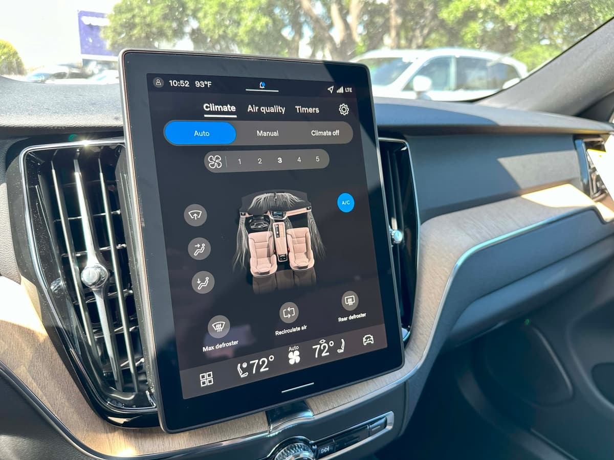 2026 Volvo XC60 - Image 21