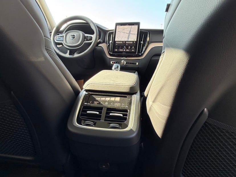 2026 Volvo XC60 - Image 11
