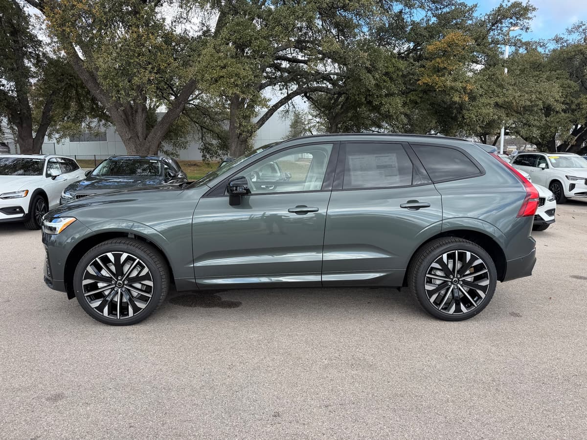 2026 Volvo XC60 - Image 3