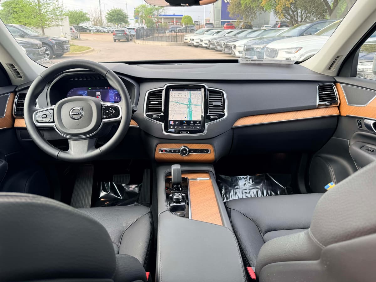 2025 Volvo XC90 - Image 19