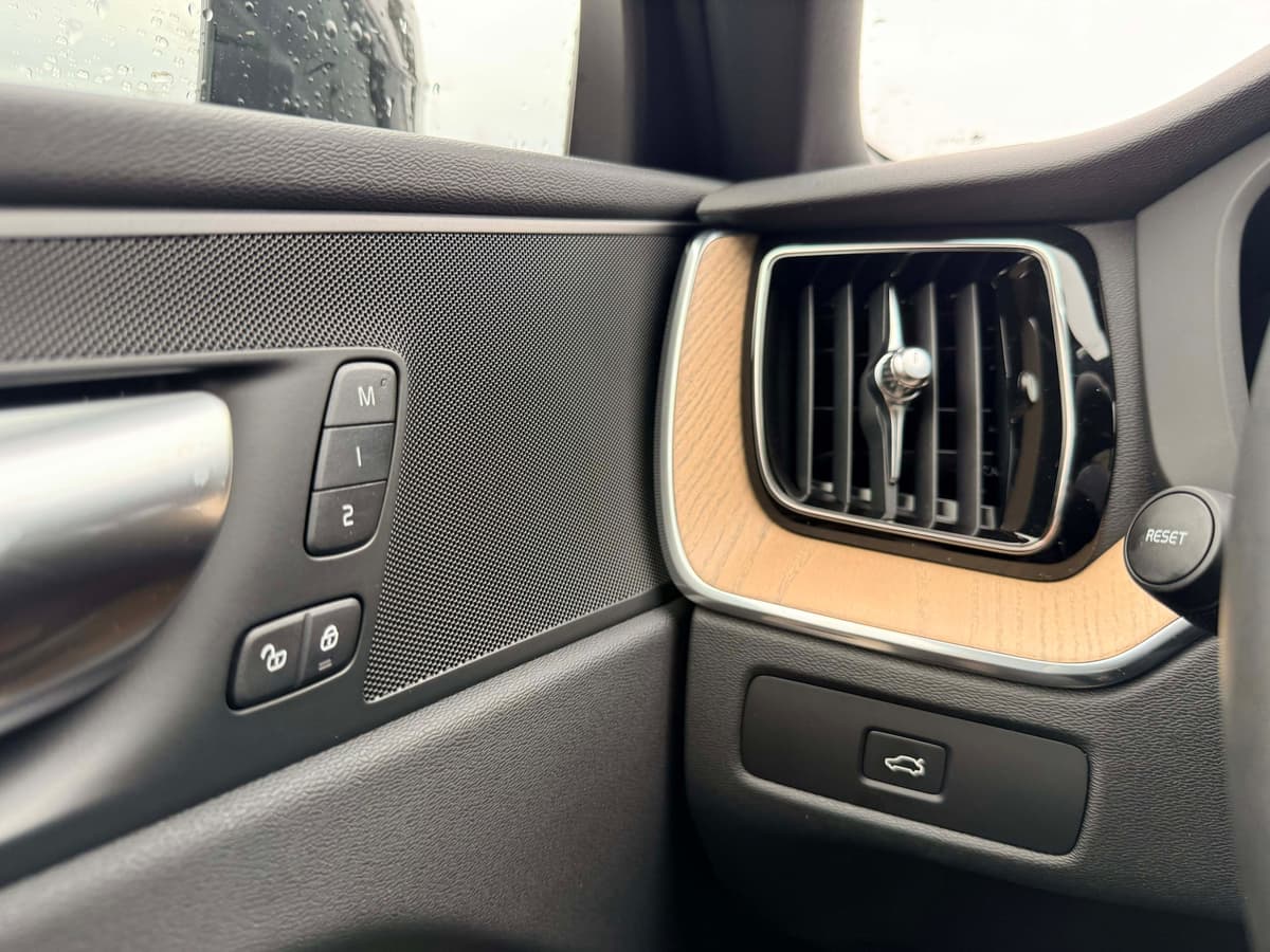 2026 Volvo XC60 - Image 19